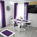 Stonehouse * Vodice