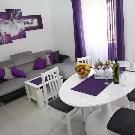 Stonehouse Privatunterkunft *